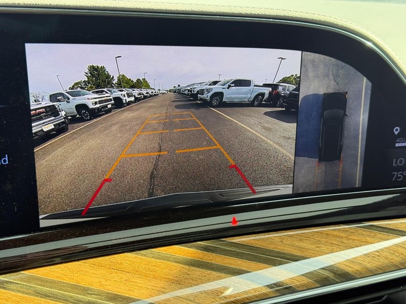 Cadillac Escalade ESV Vehicle Full-screen Gallery Image 22