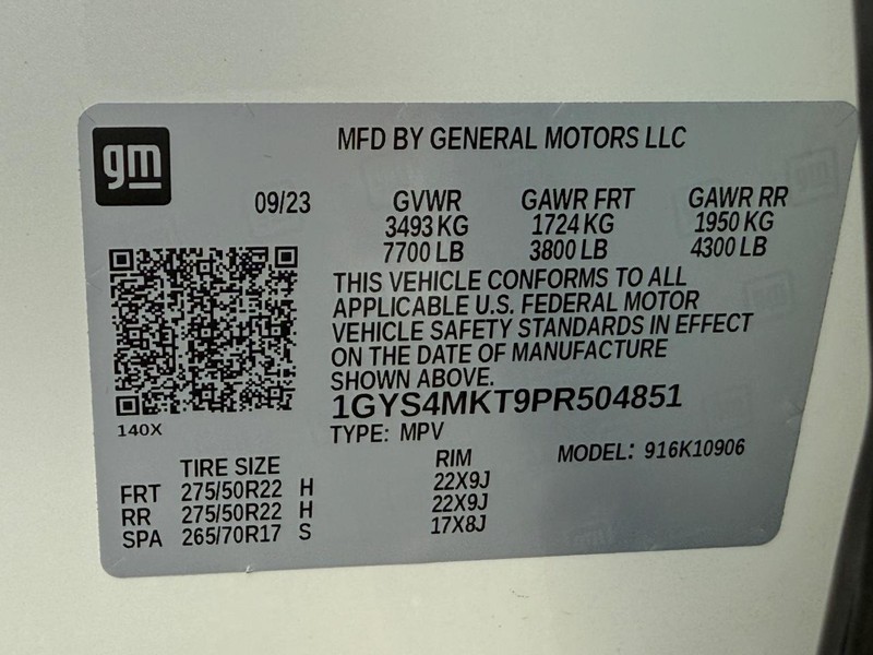 Cadillac Escalade ESV Vehicle Full-screen Gallery Image 33