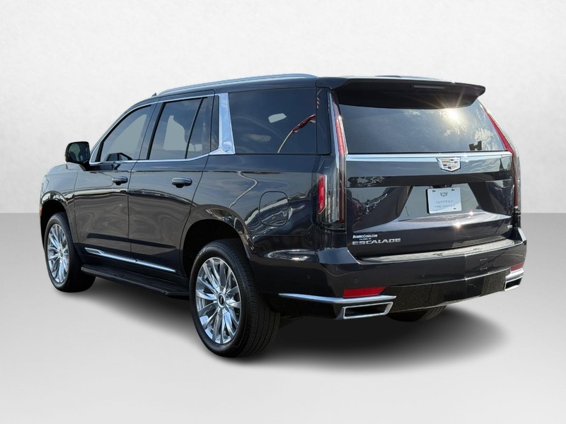 Cadillac Escalade Vehicle Full-screen Gallery Image 05