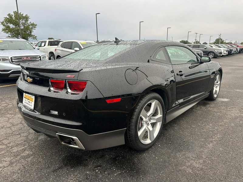 Chevrolet Camaro Vehicle Full-screen Gallery Image 03