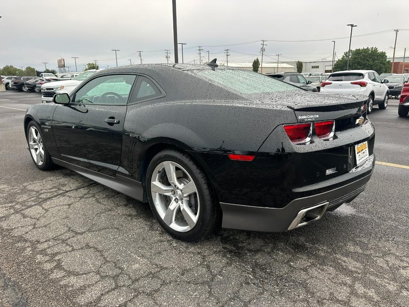 Chevrolet Camaro Vehicle Full-screen Gallery Image 05