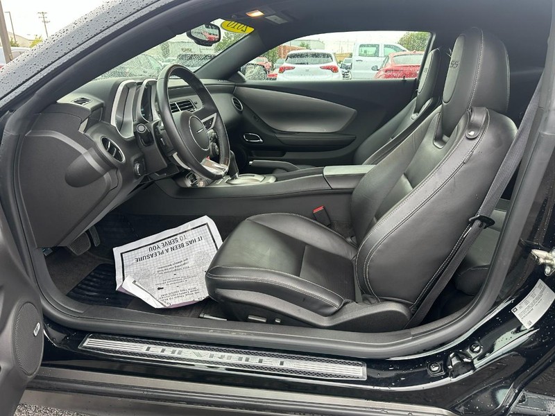 Chevrolet Camaro Vehicle Full-screen Gallery Image 10