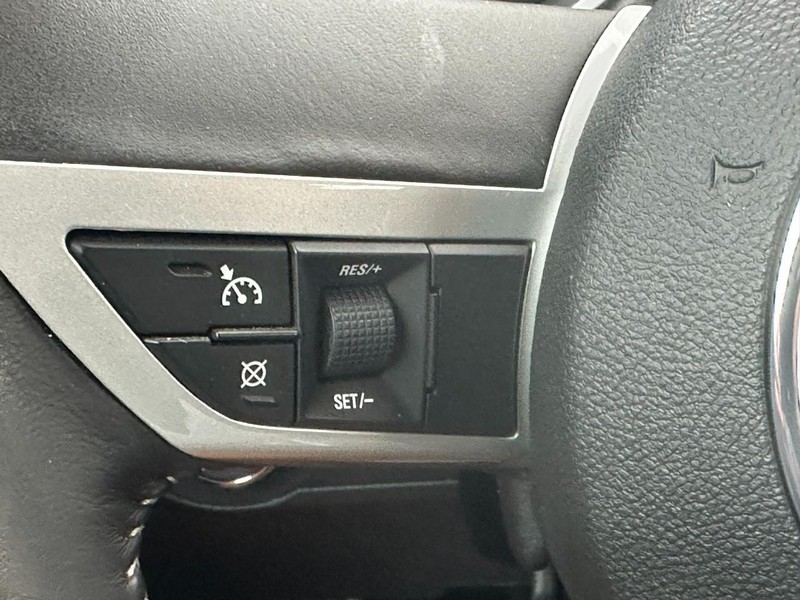 Chevrolet Camaro Vehicle Full-screen Gallery Image 14