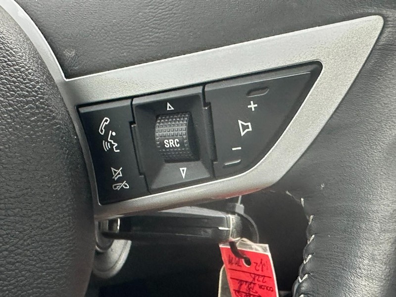 Chevrolet Camaro Vehicle Full-screen Gallery Image 15