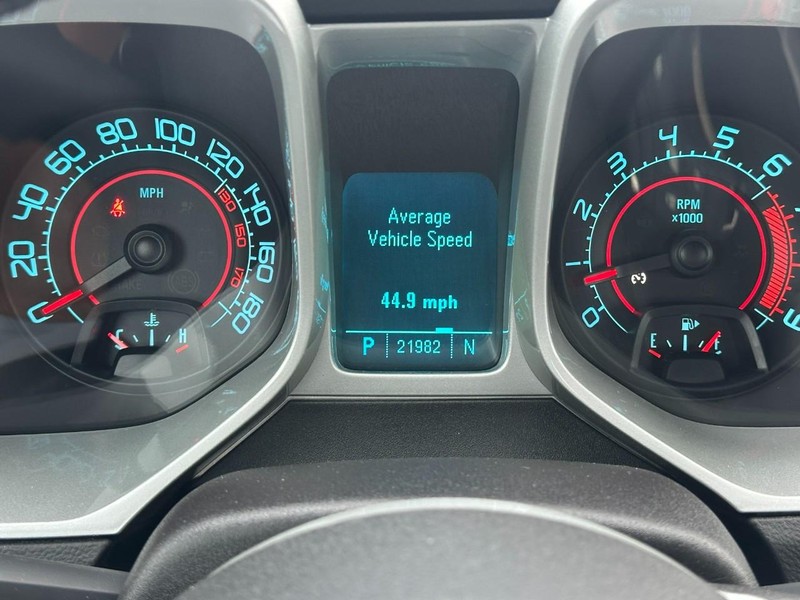 Chevrolet Camaro Vehicle Full-screen Gallery Image 16