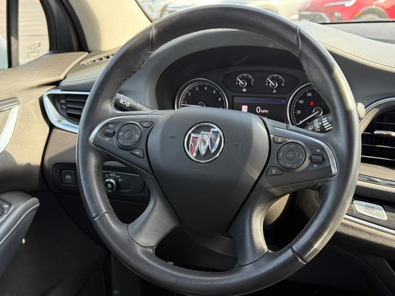 Buick Enclave Vehicle Full-screen Gallery Image 14