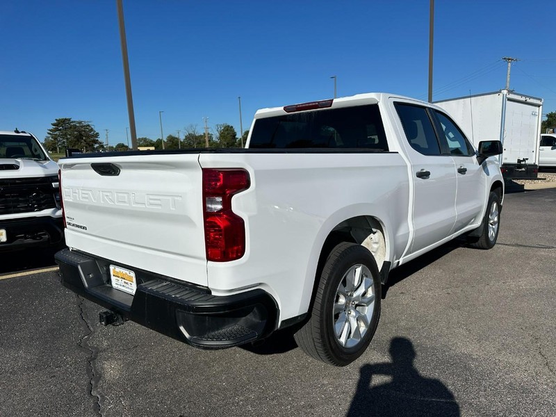 Chevrolet Silverado 1500 Vehicle Full-screen Gallery Image 03