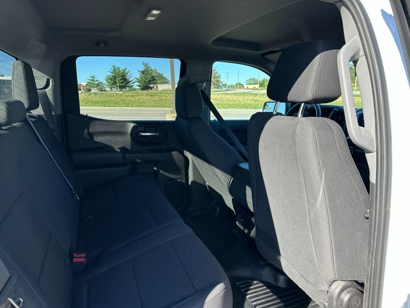 Chevrolet Silverado 1500 Vehicle Full-screen Gallery Image 10