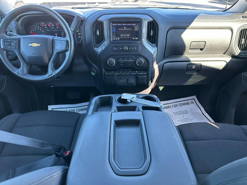 Chevrolet Silverado 1500 Vehicle Full-screen Gallery Image 11