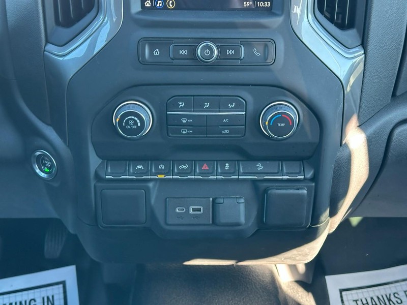 Chevrolet Silverado 1500 Vehicle Full-screen Gallery Image 14