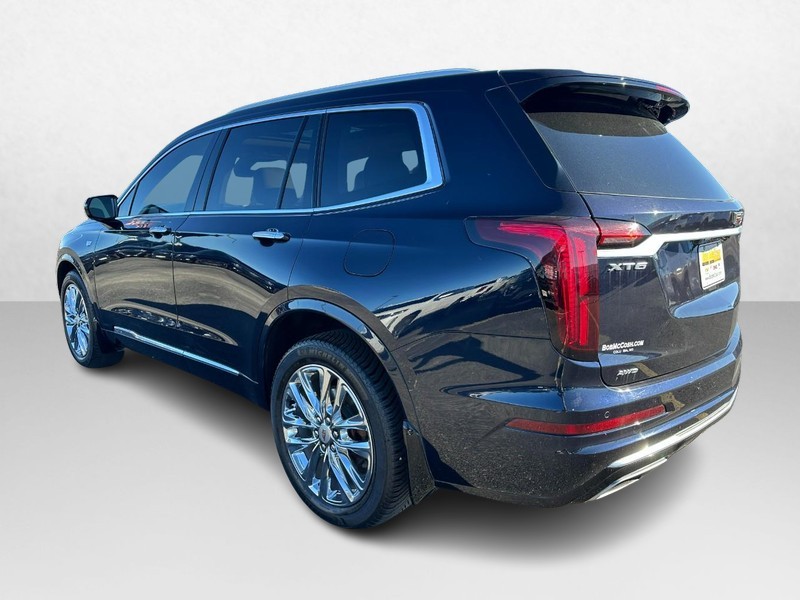 Cadillac XT6 Vehicle Full-screen Gallery Image 07