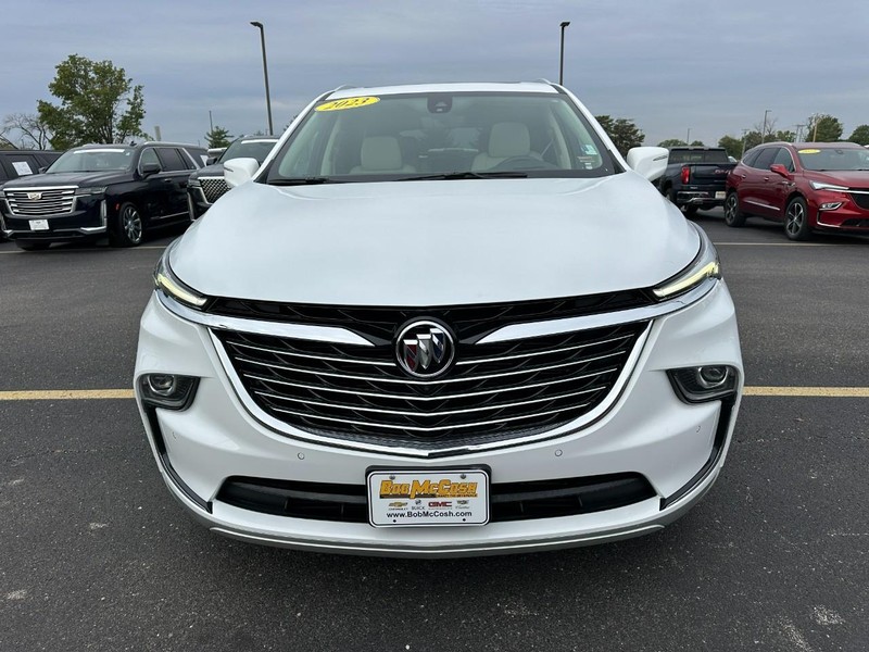 Buick Enclave Vehicle Full-screen Gallery Image 09