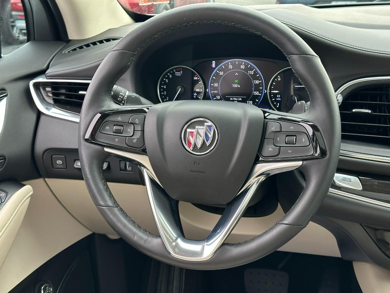 Buick Enclave Vehicle Full-screen Gallery Image 15