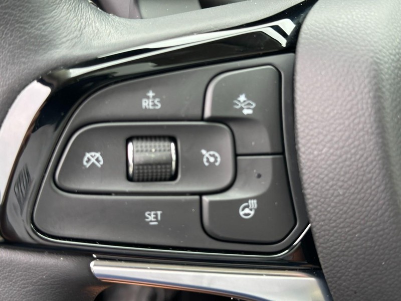 Buick Enclave Vehicle Full-screen Gallery Image 22