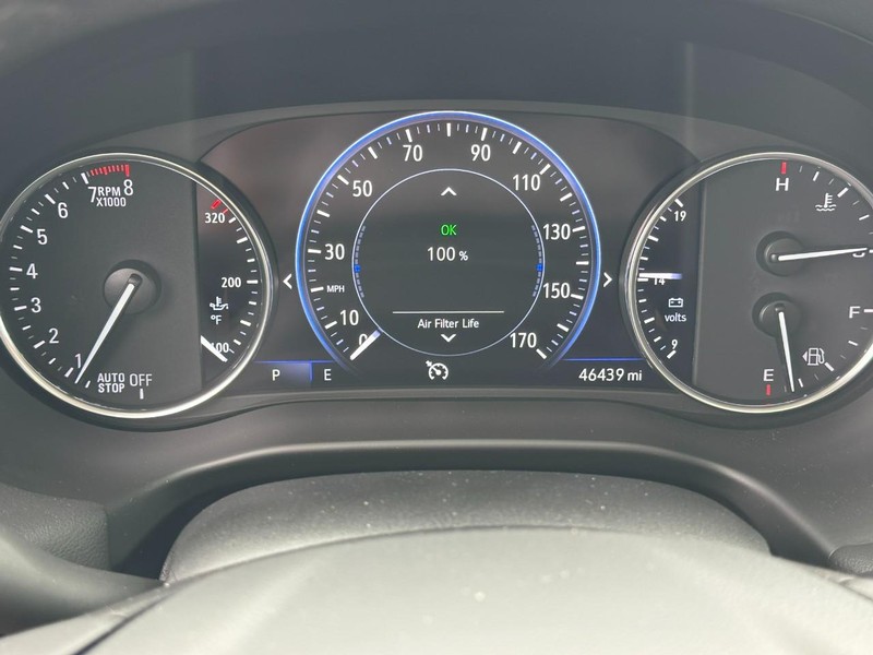 Buick Enclave Vehicle Full-screen Gallery Image 24