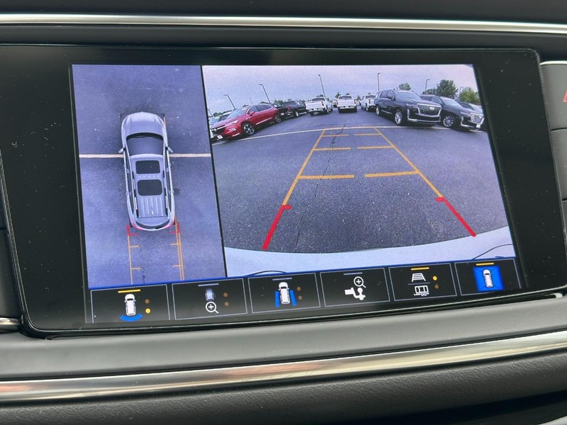 Buick Enclave Vehicle Full-screen Gallery Image 27