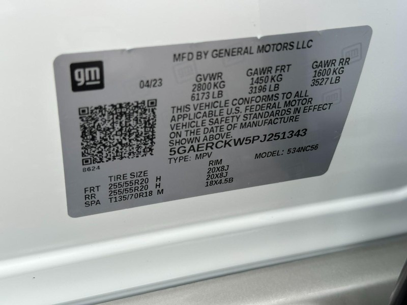 Buick Enclave Vehicle Full-screen Gallery Image 28