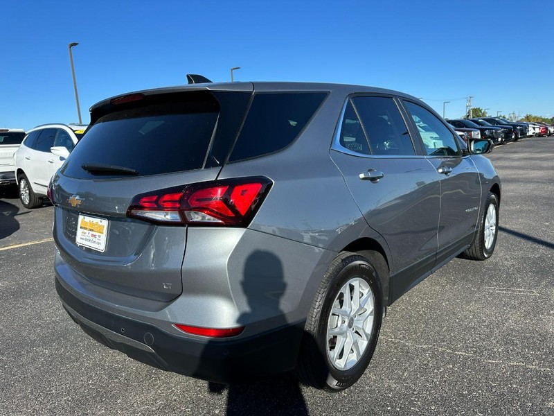 Chevrolet Equinox Vehicle Full-screen Gallery Image 03
