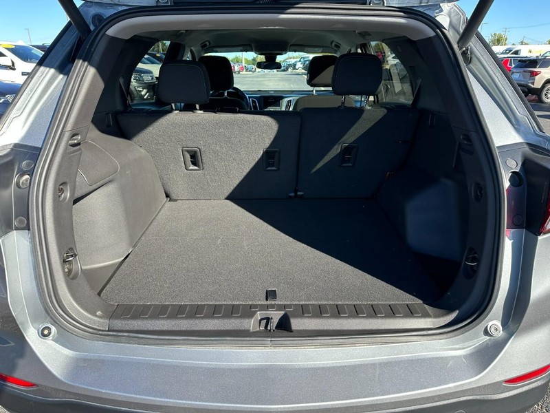 Chevrolet Equinox Vehicle Full-screen Gallery Image 05