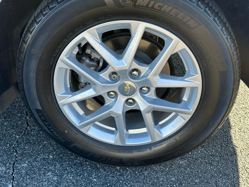 Chevrolet Equinox Vehicle Full-screen Gallery Image 06