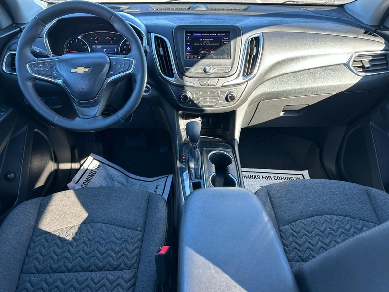 Chevrolet Equinox Vehicle Full-screen Gallery Image 11