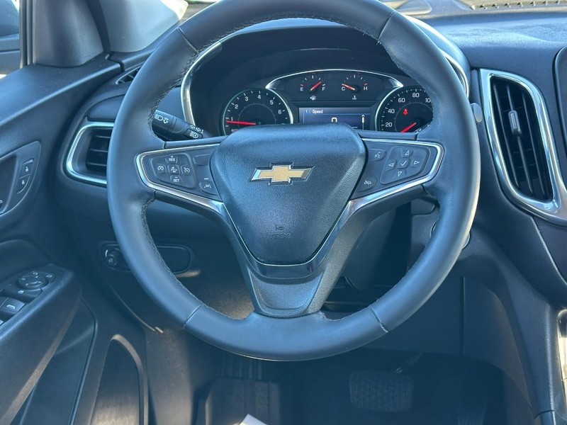 Chevrolet Equinox Vehicle Full-screen Gallery Image 12