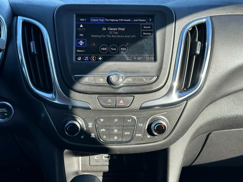 Chevrolet Equinox Vehicle Full-screen Gallery Image 13