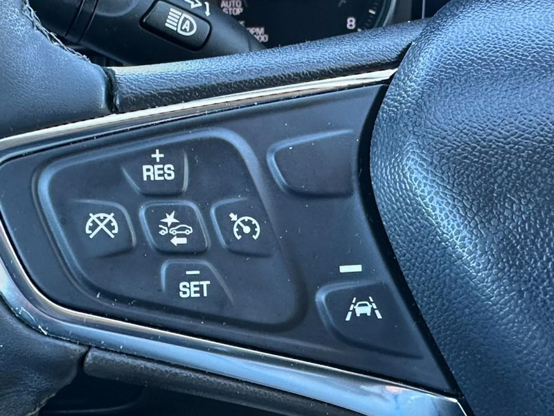 Chevrolet Equinox Vehicle Full-screen Gallery Image 17