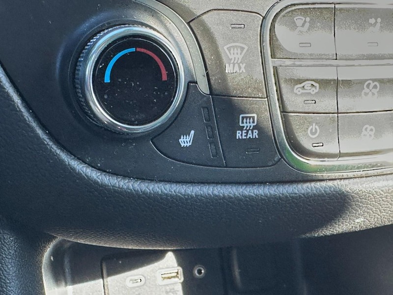 Chevrolet Equinox Vehicle Full-screen Gallery Image 20