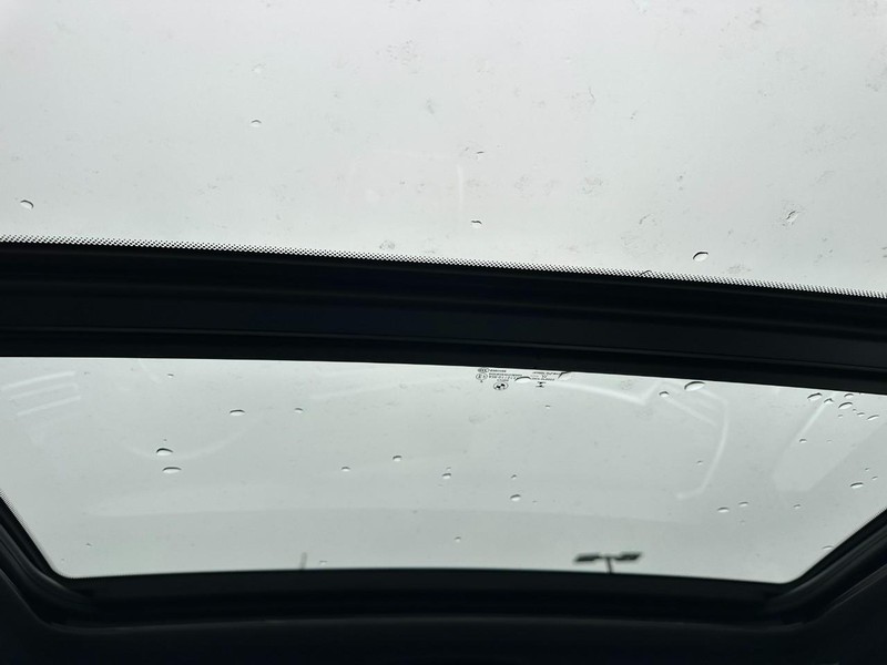 BMW X5 Vehicle Full-screen Gallery Image 12