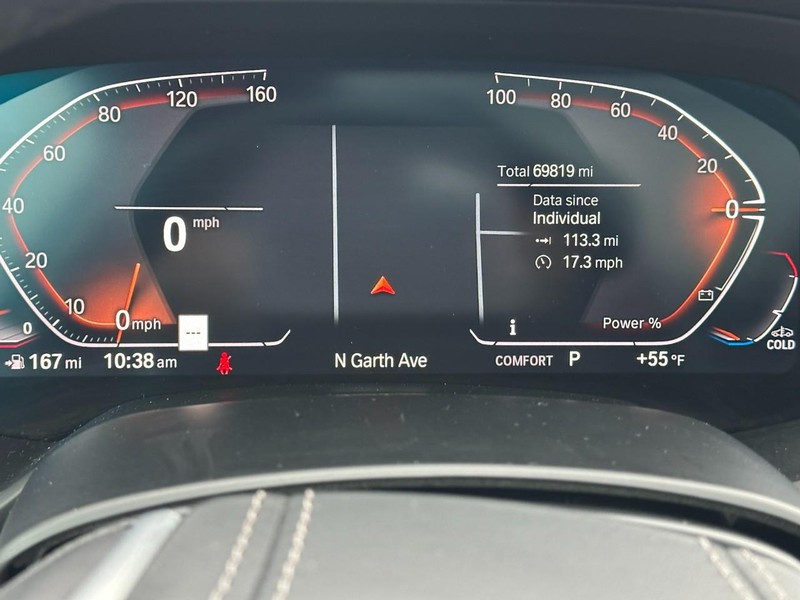 BMW X5 Vehicle Full-screen Gallery Image 23