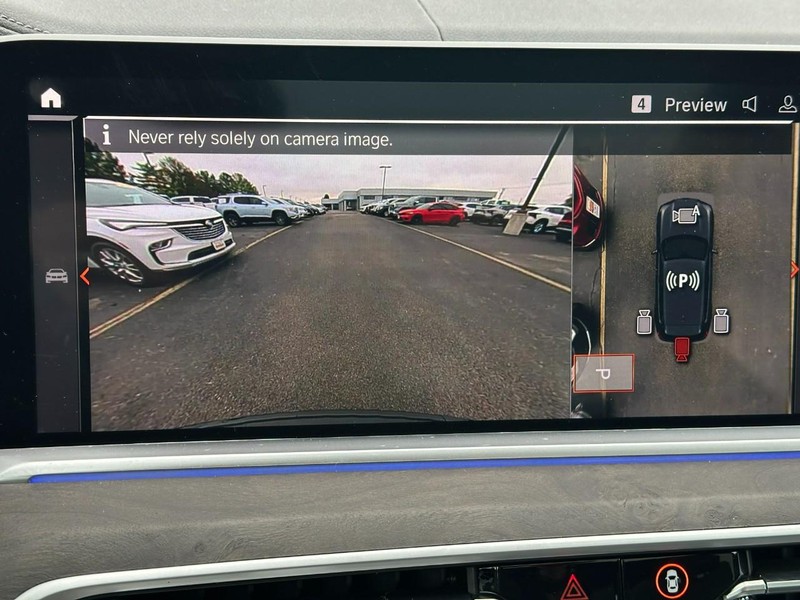 BMW X5 Vehicle Full-screen Gallery Image 26