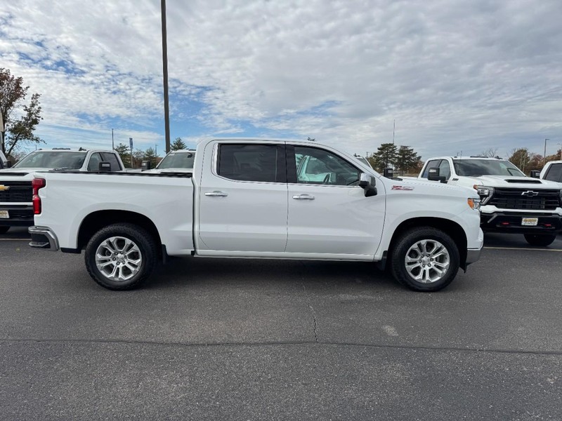 Chevrolet Silverado 1500 Vehicle Full-screen Gallery Image 01