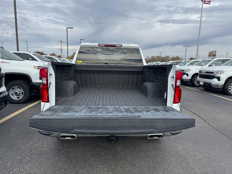 Chevrolet Silverado 1500 Vehicle Full-screen Gallery Image 04