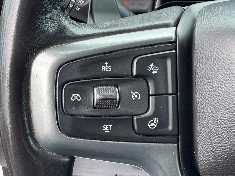 Chevrolet Silverado 1500 Vehicle Full-screen Gallery Image 17