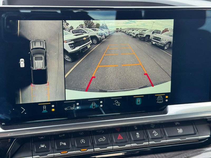 Chevrolet Silverado 1500 Vehicle Full-screen Gallery Image 21