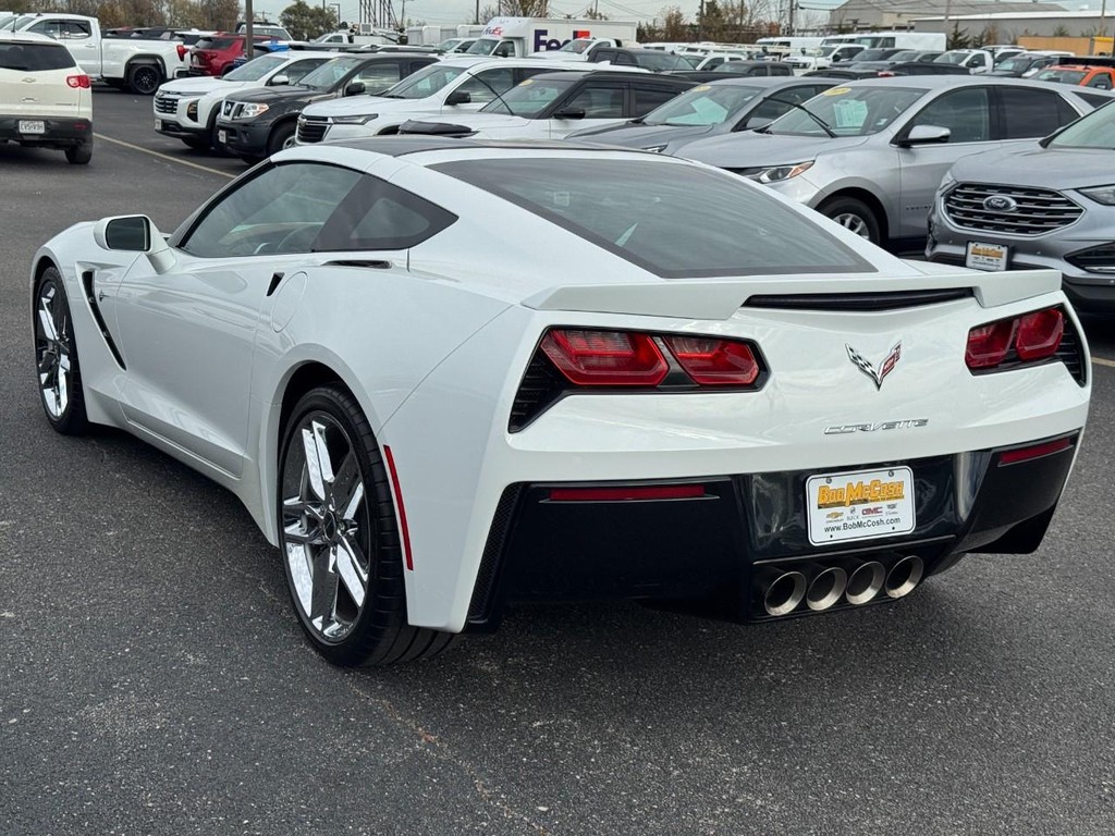 Chevrolet Corvette Vehicle Full-screen Gallery Image 05