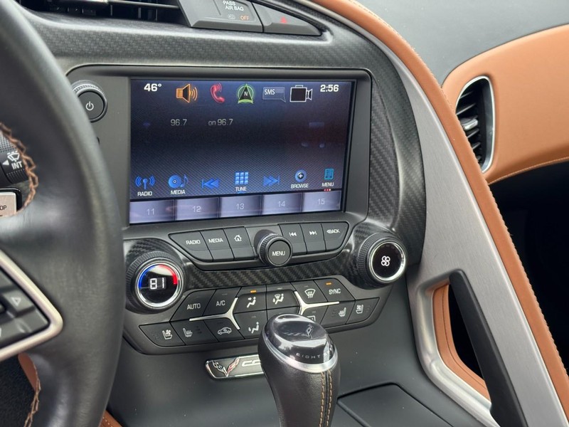 Chevrolet Corvette Vehicle Full-screen Gallery Image 13