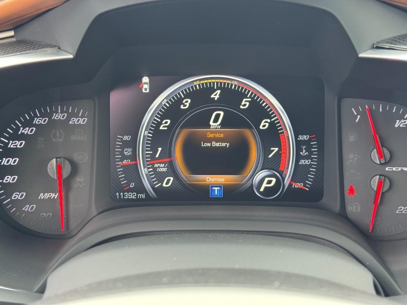 Chevrolet Corvette Vehicle Full-screen Gallery Image 18