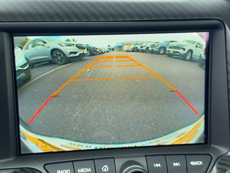 Chevrolet Corvette Vehicle Full-screen Gallery Image 20