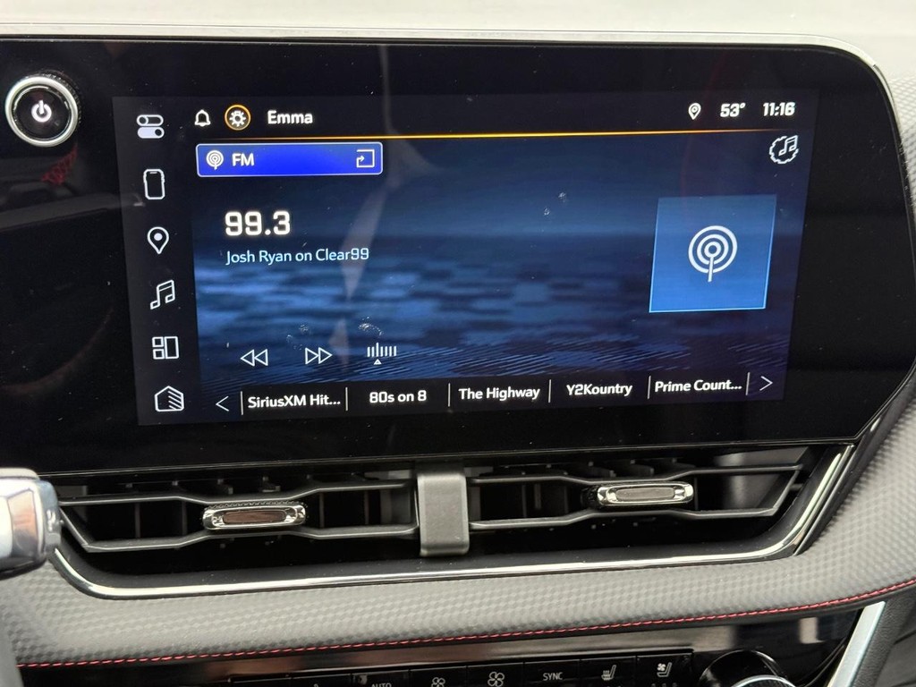 Chevrolet Equinox Vehicle Full-screen Gallery Image 18