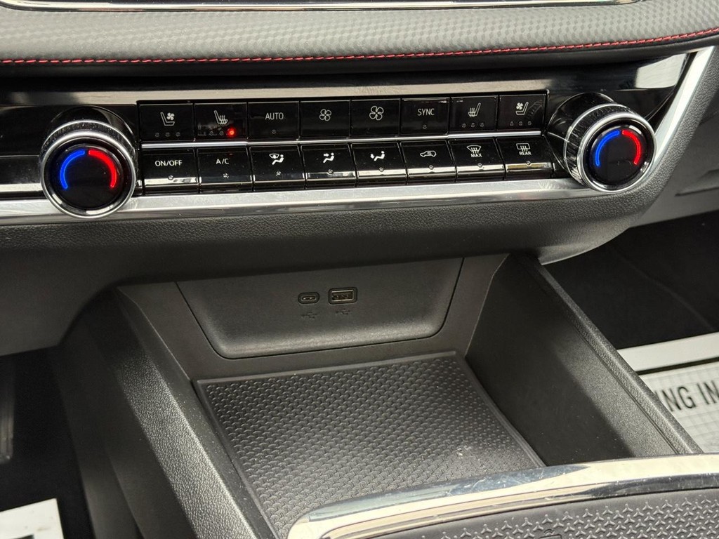 Chevrolet Equinox Vehicle Full-screen Gallery Image 20