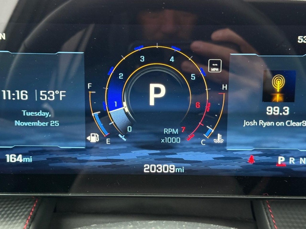 Chevrolet Equinox Vehicle Full-screen Gallery Image 23