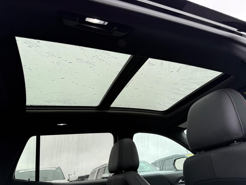 Chevrolet Equinox Vehicle Full-screen Gallery Image 11