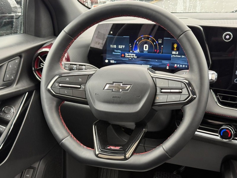 Chevrolet Equinox Vehicle Full-screen Gallery Image 14