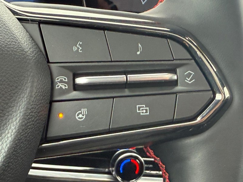 Chevrolet Equinox Vehicle Full-screen Gallery Image 16