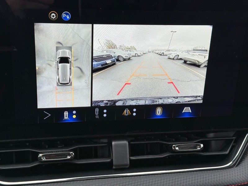 Chevrolet Equinox Vehicle Full-screen Gallery Image 19