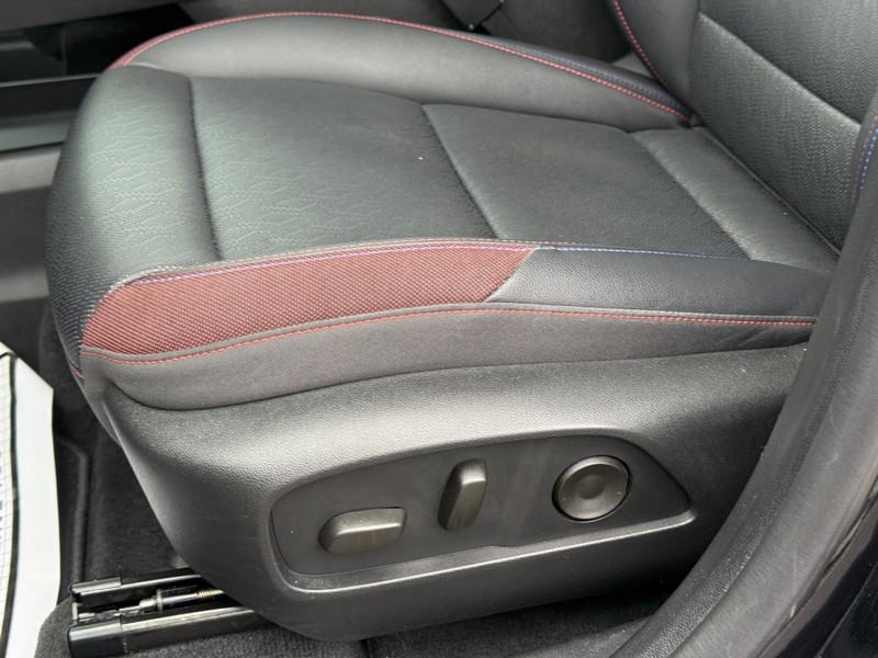 Chevrolet Equinox Vehicle Full-screen Gallery Image 25