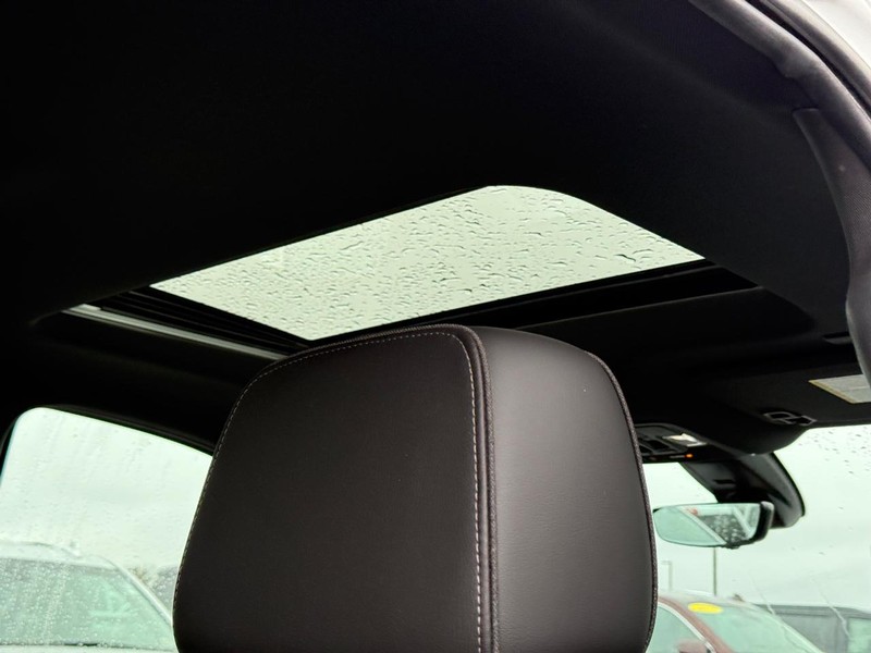 Chevrolet Silverado 1500 Vehicle Full-screen Gallery Image 12