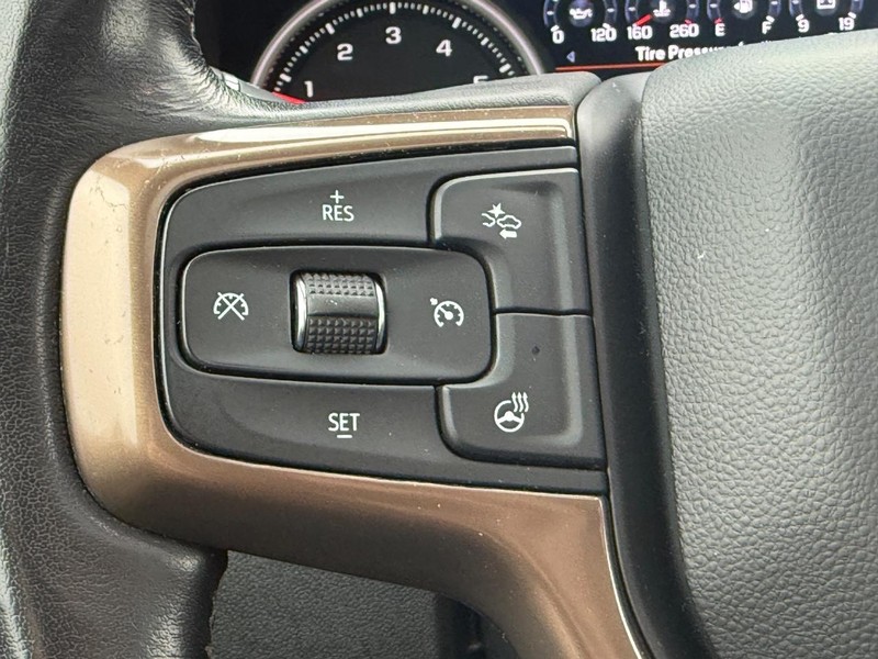 Chevrolet Silverado 1500 Vehicle Full-screen Gallery Image 16